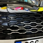 Range Rover kroom detailid mustaks